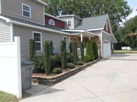 611 E Anderson St, Selma, NC 27576 photo 1