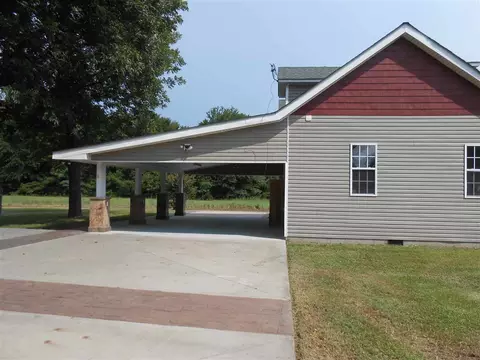 611 E Anderson St, Selma, NC 27576 photo 5