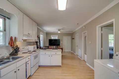2818 Crest St, Durham, NC 27705 photo 5