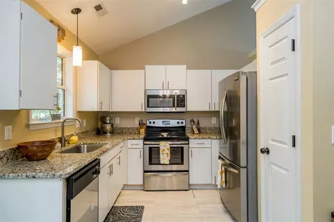 9 Moonlight Ct, Durham, NC 27703 photo 10