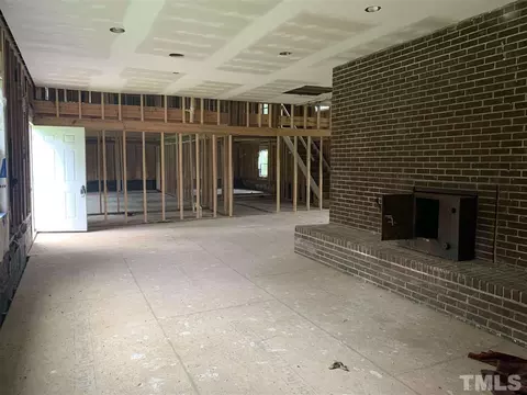 1304 Shade Tree Rd, Benson, NC 27504 photo 4