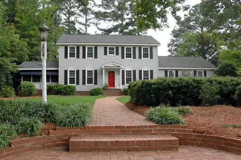 718 Chestnut Dr, Smithfield, NC 27577 photo 1
