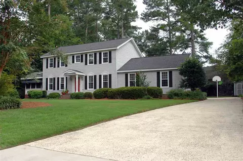 718 Chestnut Dr, Smithfield, NC 27577 photo 2
