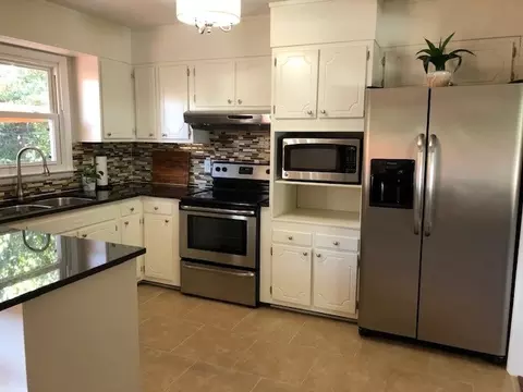 528 E Millbrook Rd, Raleigh, NC 27609 photo 6