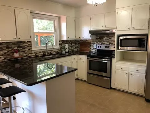 528 E Millbrook Rd, Raleigh, NC 27609 photo 5
