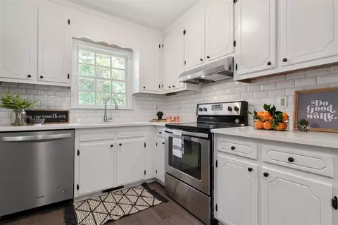 3324 Castlegate Dr, Raleigh, NC 27616 photo 9