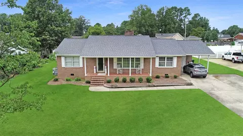 106 Marion Dr, Erwin, NC 28339 photo 2
