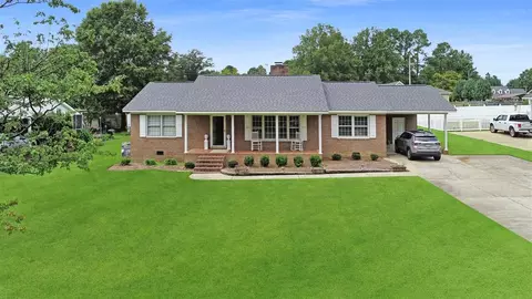 106 Marion Dr, Erwin, NC 28339 photo 1