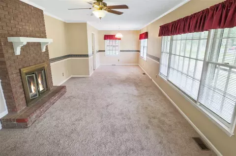 106 Marion Dr, Erwin, NC 28339 photo 4