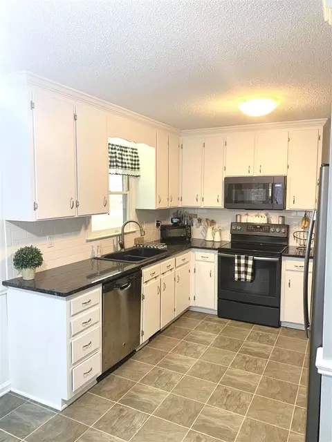 1813 Lancaster Dr, Garner, NC 27529 photo 6