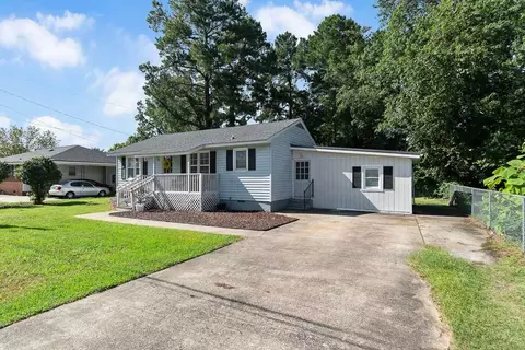 202 E Langdon Ave, Smithfield, NC 27577 photo 6