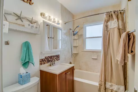 621 W Markham Ave, Durham, NC 27701 photo 17