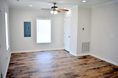 625 E Nelson St, Wake Forest, NC 27587 photo 2