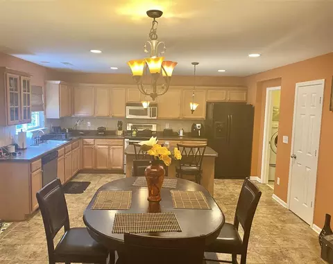 401 Ashburn Ln, Durham, NC 27703 photo 13