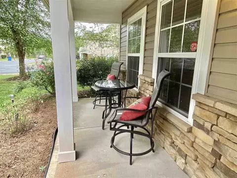 401 Ashburn Ln, Durham, NC 27703 photo 2