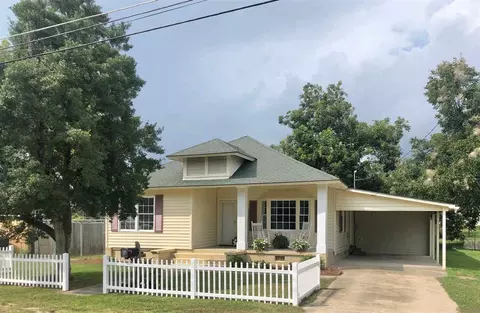 408 W D St, Erwin, NC 28339 photo 1