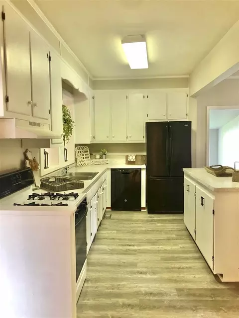 408 W D St, Erwin, NC 28339 photo 10