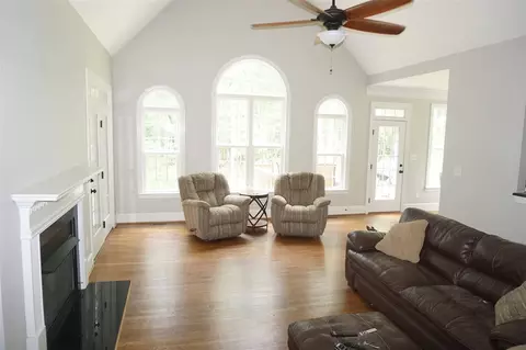 9178 Chantilly Rd, Spring Hope, NC 27882 photo 5