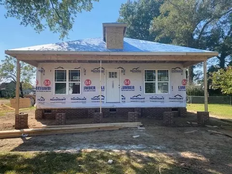 305 E H St, Erwin, NC 28339 photo 1