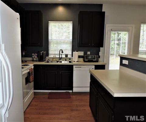 3 Onyx Ct, Durham, NC 27703 photo 3