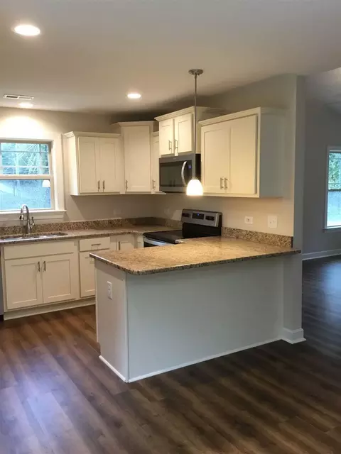609 N Johnson St, Benson, NC 27504 photo 11
