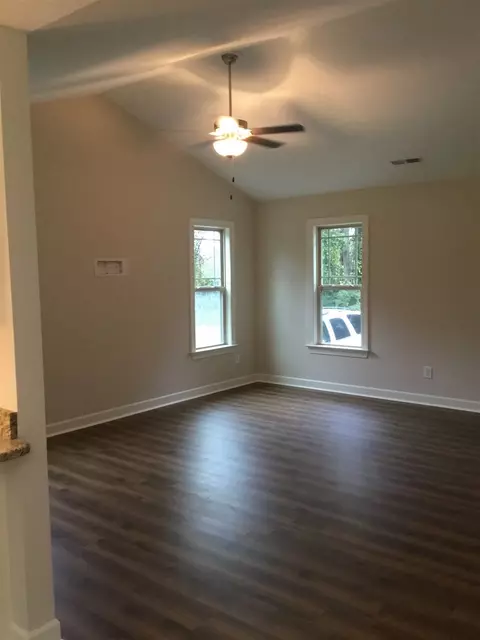 609 N Johnson St, Benson, NC 27504 photo 3
