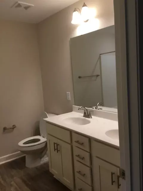 609 N Johnson St, Benson, NC 27504 photo 6