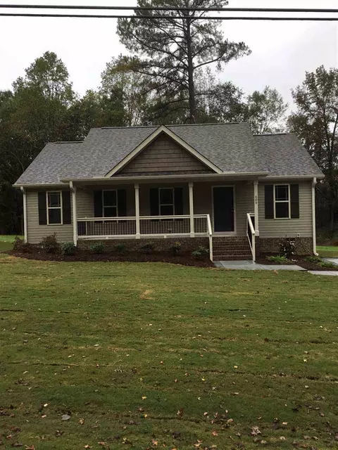 609 N Johnson St, Benson, NC 27504 photo 1