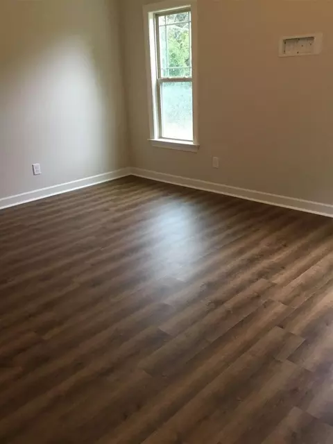 609 N Johnson St, Benson, NC 27504 photo 2