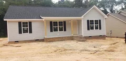 607 N Johnson St, Benson, NC 27504 photo 2