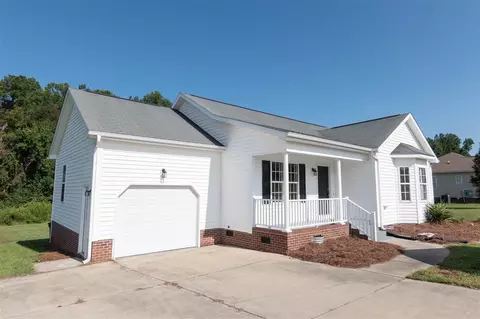 208 Jared Dr, Angier, NC 27501 photo 3