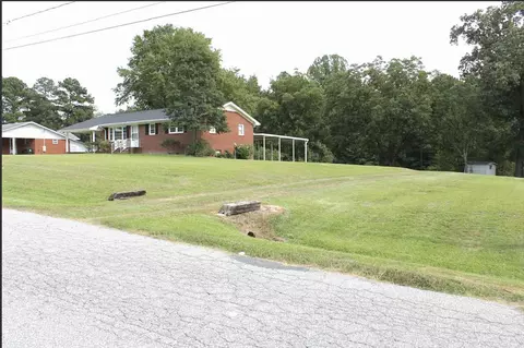 411 Gus Rd, Durham, NC 27703 photo 3