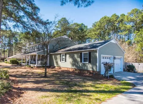 107 Wade Ave, Dunn, NC 28334 photo 2