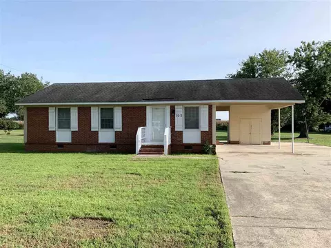 102 Lilly St, Dunn, NC 28334 photo 1