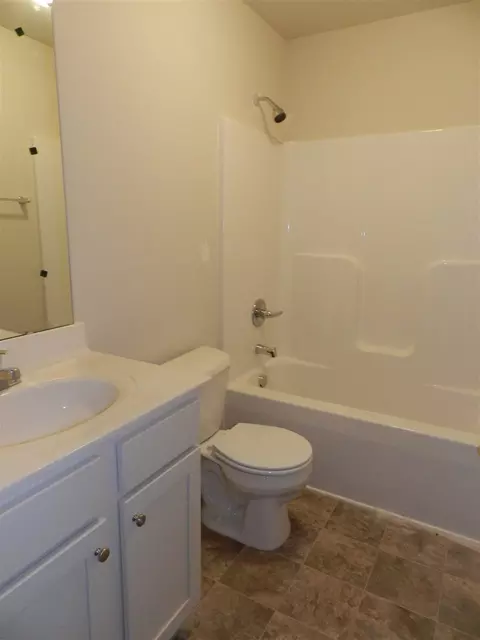 57 Marshfield Dr, Benson, NC 27504 photo 9