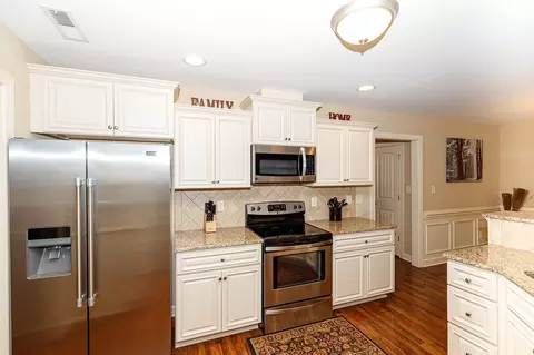 11 Gray Ct, Smithfield, NC 27577 photo 4