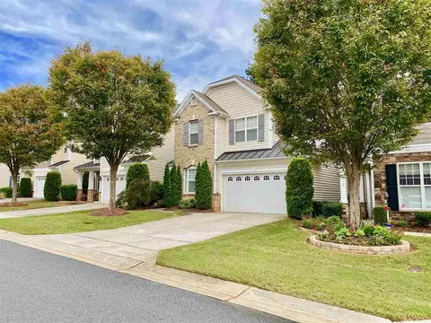 6026 Mcdevon Dr, Raleigh, NC 27617 photo 2