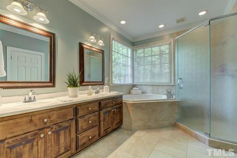 301 Bathgate Ln, Cary, NC 27513 photo 17