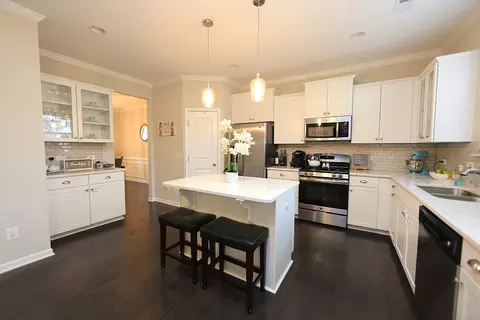1041 Laredo Ln, Durham, NC 27703 photo 3
