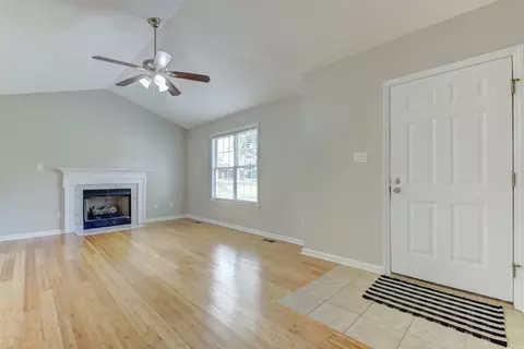 116 White Falls Cir, Benson, NC 27504 photo 4