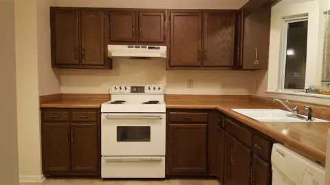 5744 Poolside Dr, Raleigh, NC 27612 photo 2
