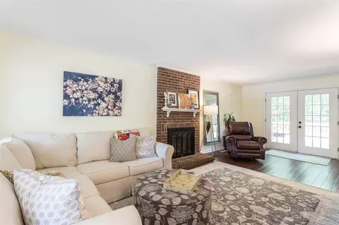 105 Beloit Ct, Cary, NC 27511 photo 8