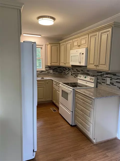 2713 Davie Dr, Durham, NC 27704 photo 6