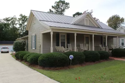 319 W Parrish Dr, Benson, NC 27504 photo 3