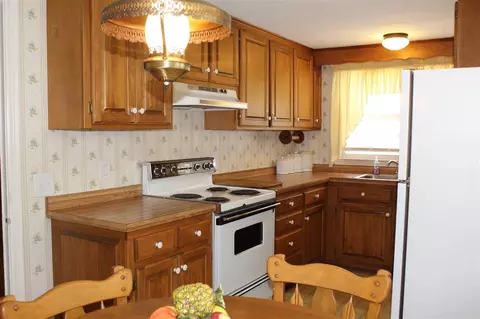 319 W Parrish Dr, Benson, NC 27504 photo 9