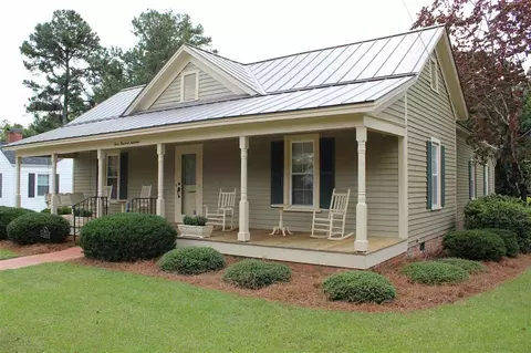 319 W Parrish Dr, Benson, NC 27504 photo 1