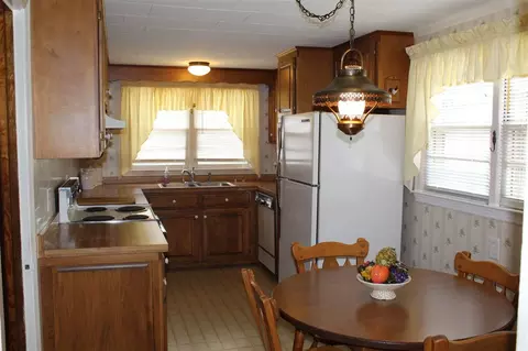 319 W Parrish Dr, Benson, NC 27504 photo 8