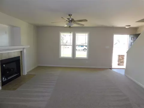13 Marshfield Dr, Benson, NC 27504 photo 3