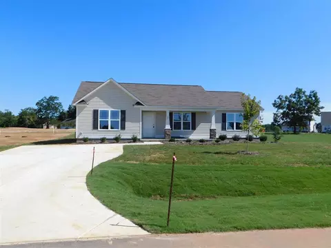29 Marshfield Dr, Benson, NC 27504 photo 2