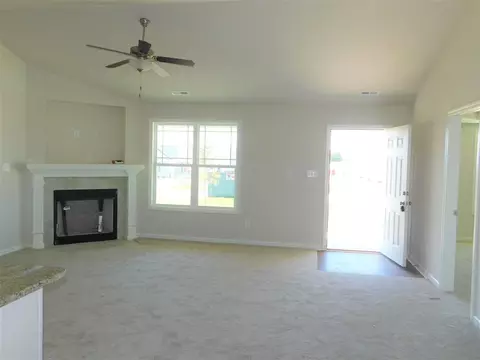 29 Marshfield Dr, Benson, NC 27504 photo 3